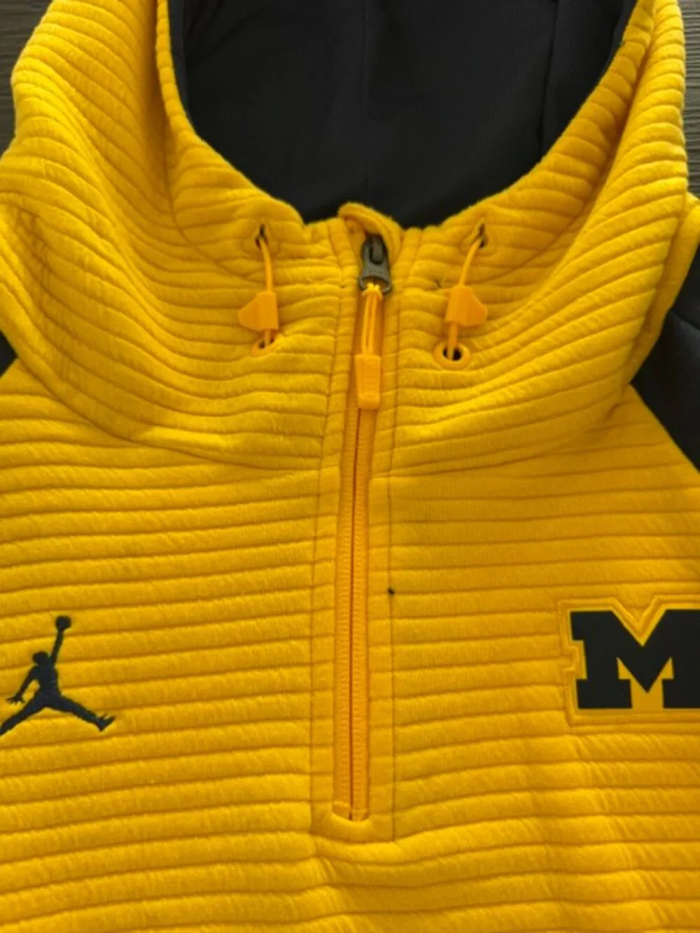 Nike Jordan Brand Michigan Wolverines Quarter Zip Hoodie Men's Size L Maize Navy